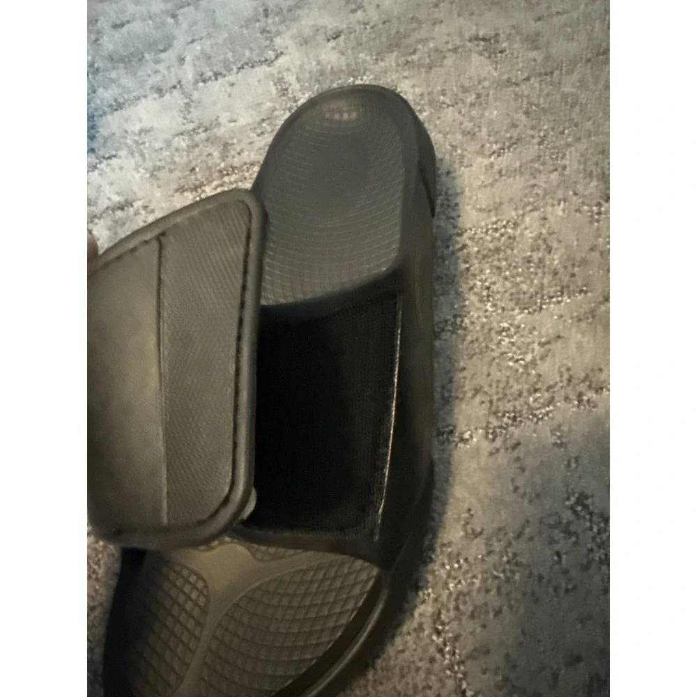Men's Oofos sandals size 46